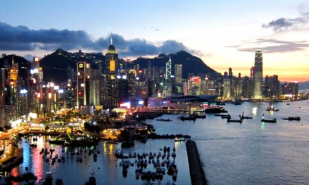 Hong Kong adoptă legi mai stricte de securitate. Orașul se păzește de spioni