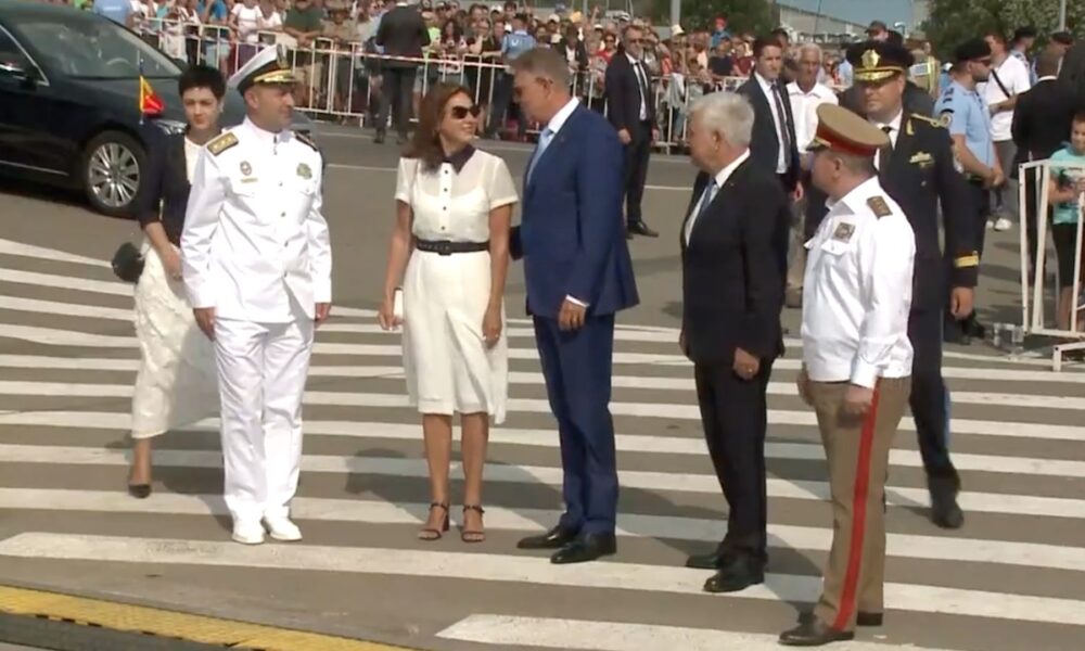 Apariție de nota 10 la Ziua Marinei! Carmen Iohannis i-a lăsat pe oamenii cu gura căscată