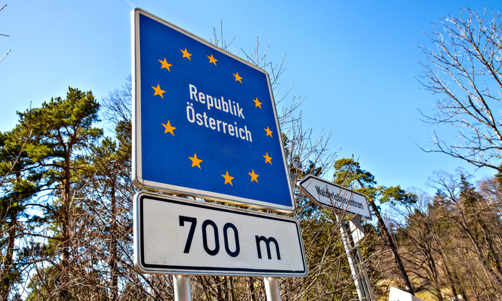 Austriecii sunt dați în judecată. Ce nu le convine maghiarilor?