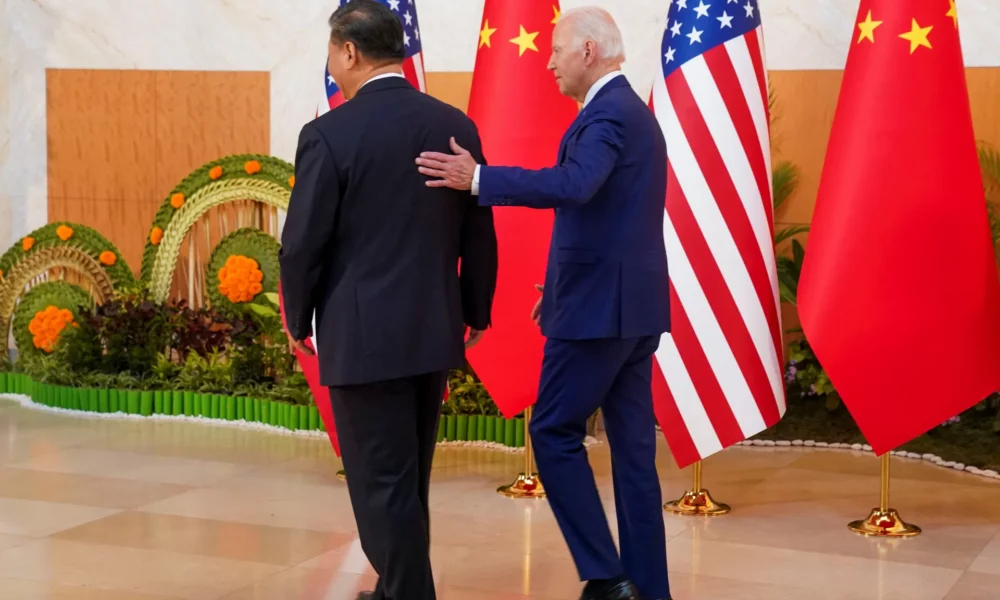 Analiză The Economist: Cum nu reușește America să se despartă de China