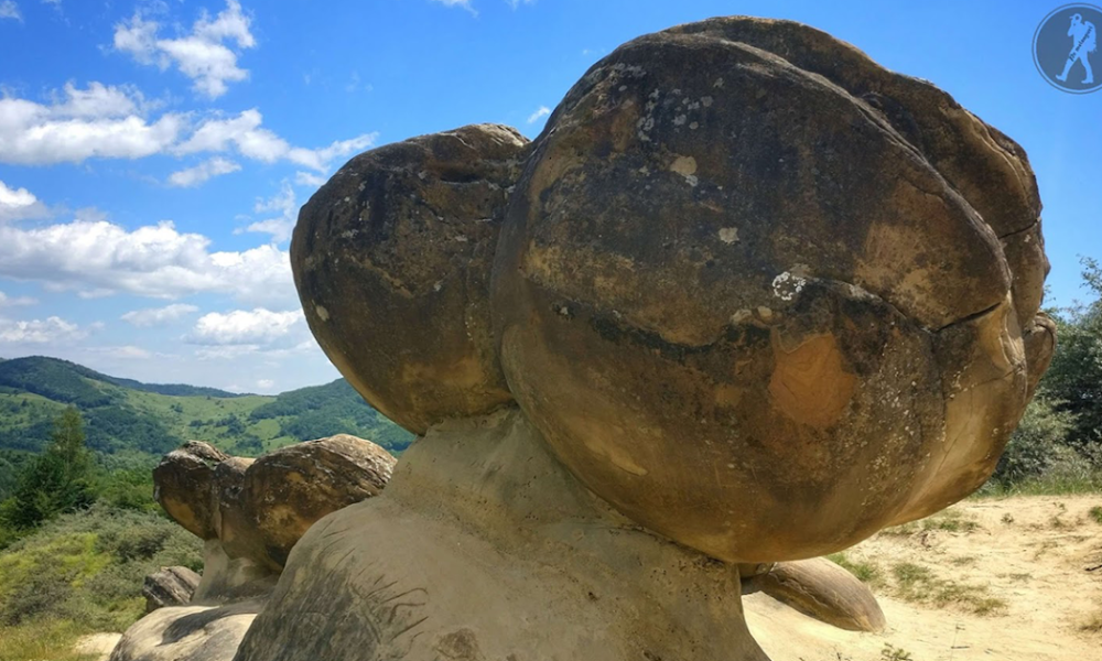 Un drum turistic a fost deviat din cauza riscului de alunecare