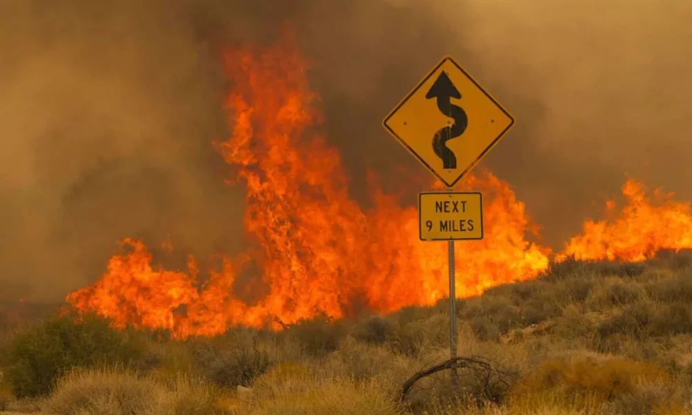 SUA se confruntă cu „tornade de foc”