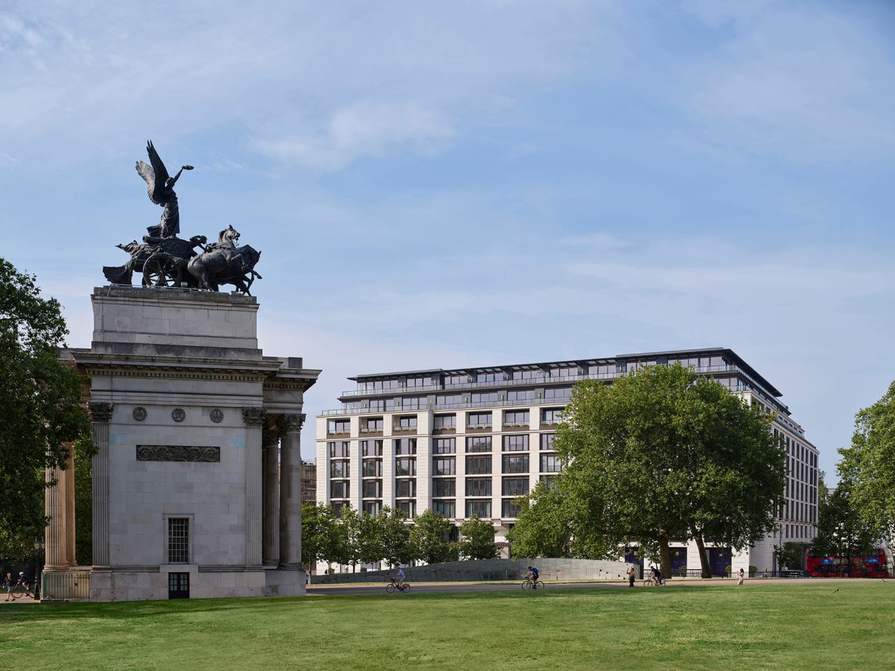 Acest hotel nou construit este situat în apropiere de Hyde Park Corner, Wellington Arch și la mică distanță de Palatul Buckingham, Sursa foto Arhiva companiei