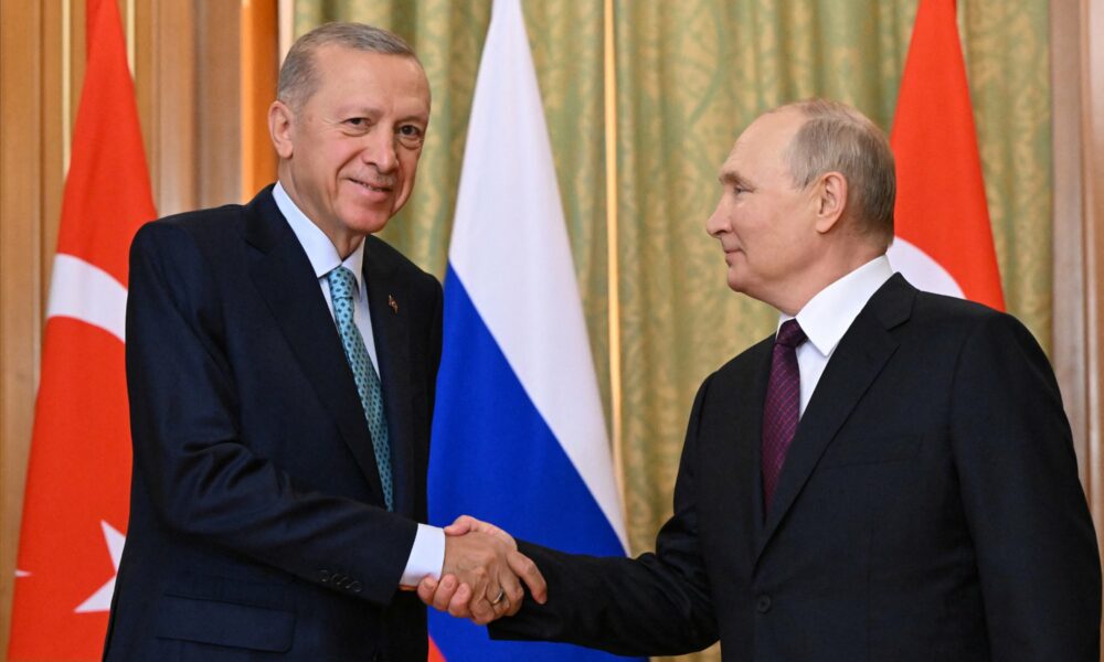 Transportul cu cereale pe Marea Neagră, în mâinile lor! Erdogan negociază cu Putin