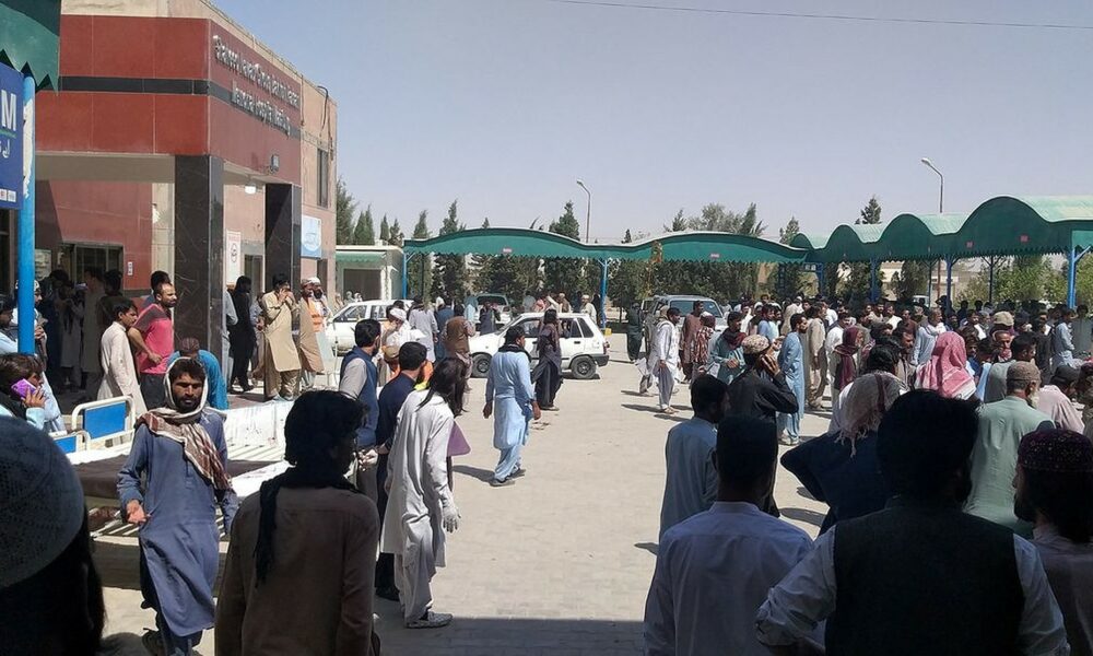 Atentate sinucigașe la două moschei din Pakistan! Peste 50 de persoane au decedat