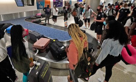 Oameni in aeroport Sursa foto Arhiva companiei