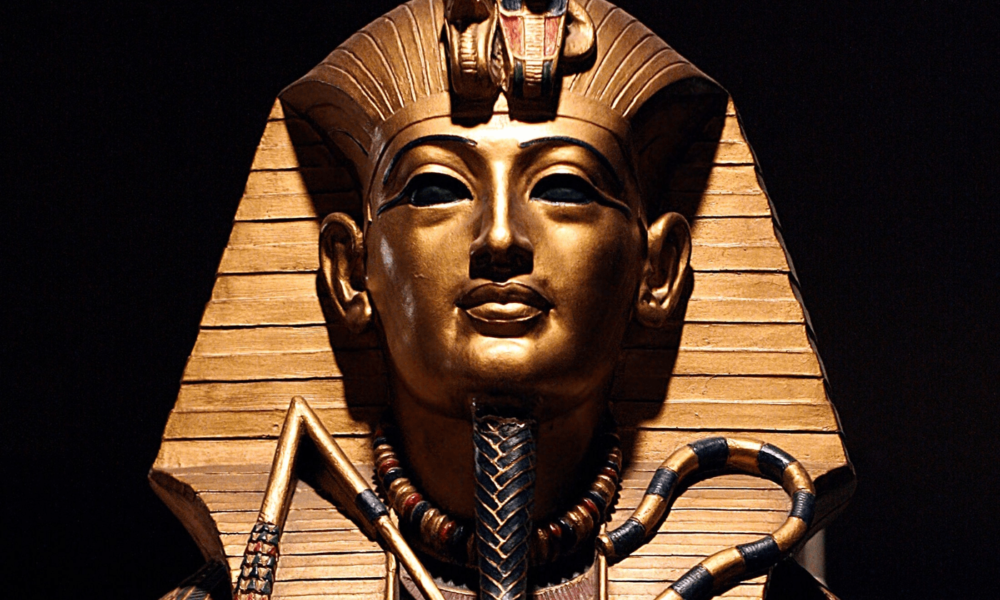 Expoziţia de la Paris dedicată lui Ramses al II-lea a atras 800.000 de vizitatori. Banii au curs ca la faraoni