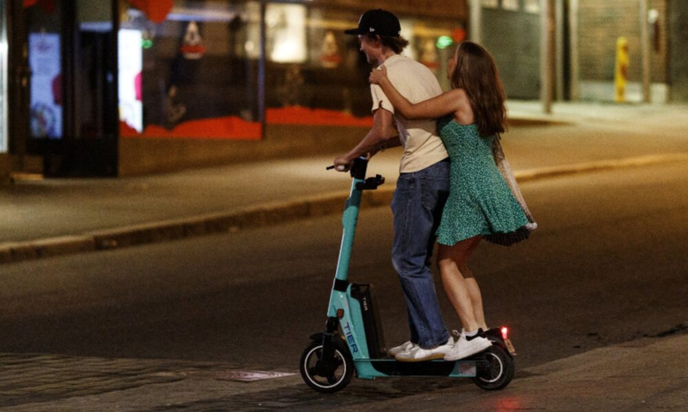Persoanele care circulă pe bicicletă sau trotinetă electrică vor putea fi testate pentru alcool şi substanţe psihoactive