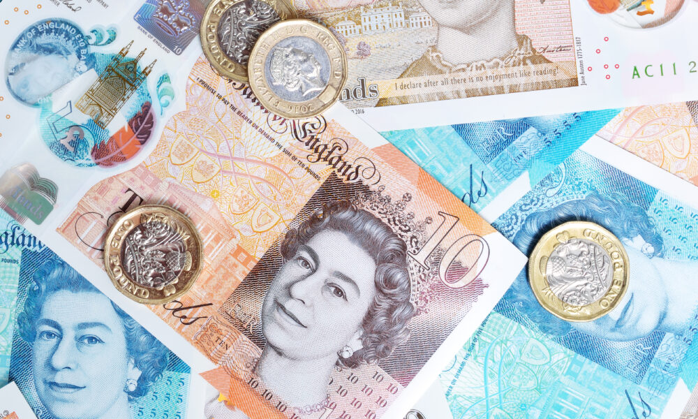 Salariul minim se va majora în Marea Britanie. Creșterea este consistentă