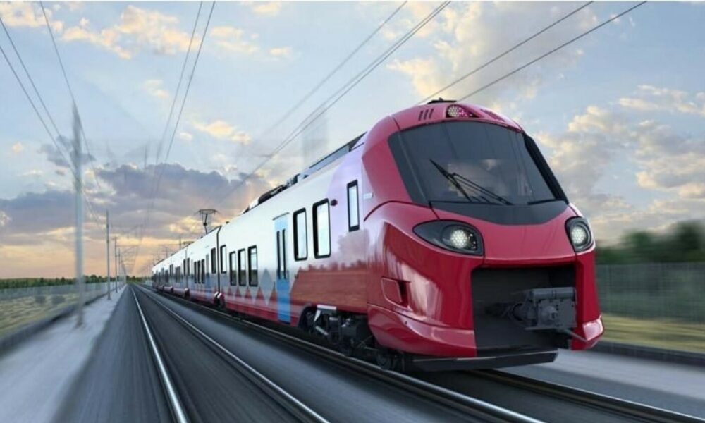 Primul tren electric a ajuns în România. Chinezii de la CRRC l-au livrat în Portul Constanța