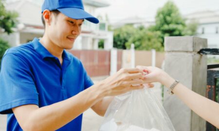 cetățeni asiatici (sursă foto: romaniatv.net)