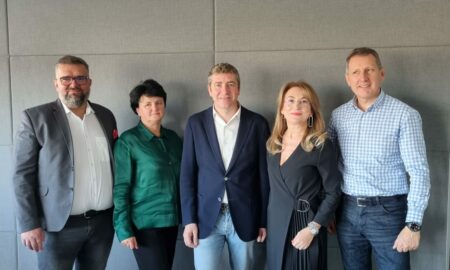 Kadra și Grupul Emi Sursa foto Arhiva companiei