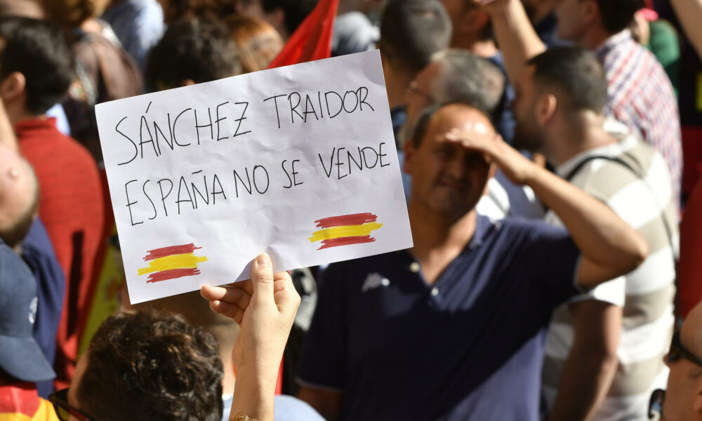 Protestele au început iar în Spania! Premierul interimar vine cu reguli controversate