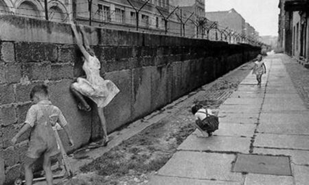 Zidul Berlinului Sursa foto Arhiva companiei