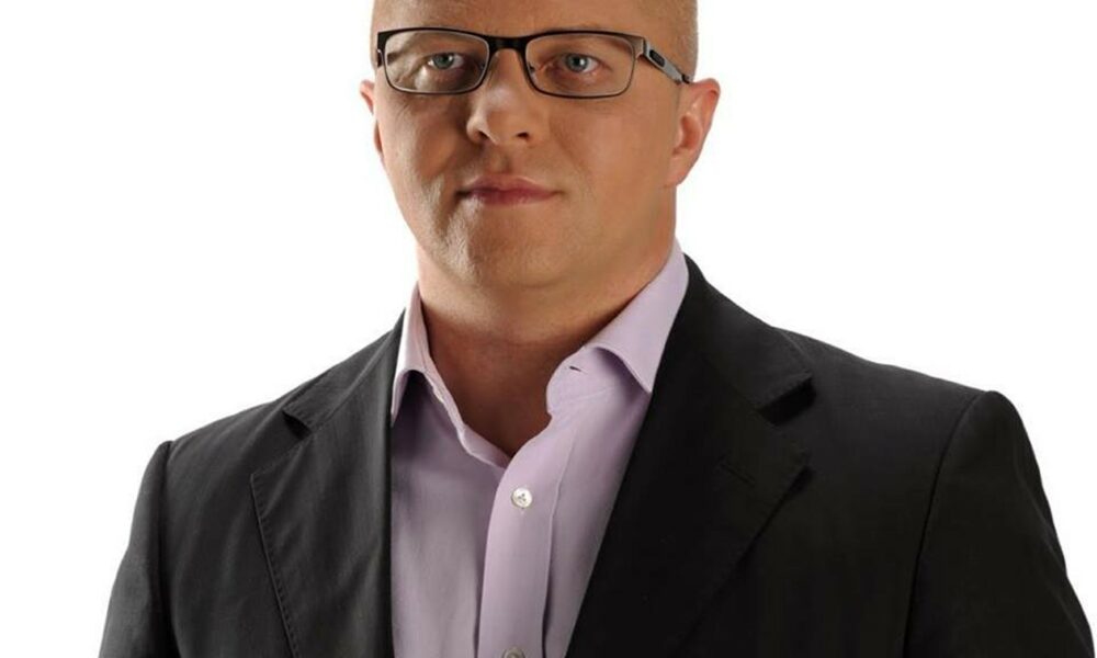 Gala Premiilor Capital. Adrian Ursu, Antena 3: Premiul îl dedic tuturor celor care mai supraviețuiesc în presa scrisă