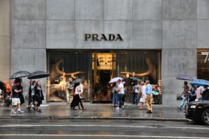 Prada Fifth Avenue Sursa foto dreamstime.com