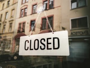 Closed Sursă foto: cwilson.com