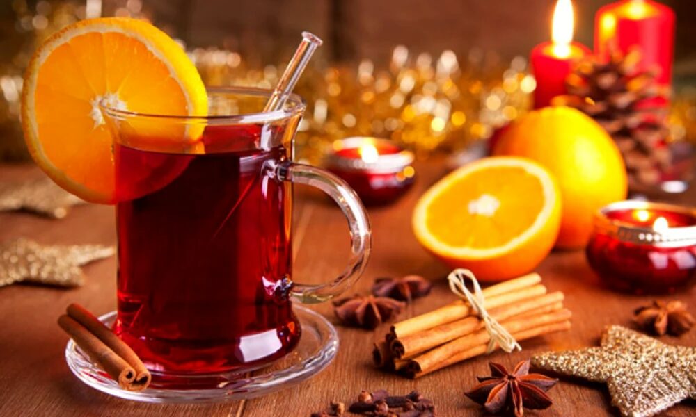 De se bea vin fiert de Crăciun. Este cea mai populară băutură de sărbători