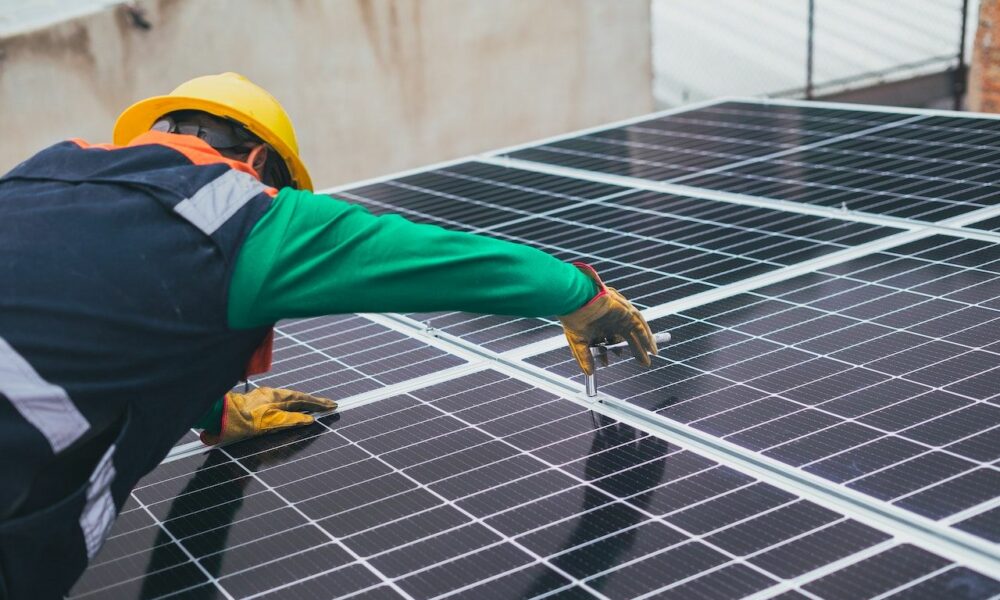 Până la 815 milioane de euro pentru energie regenerabilă. Banii sunt nerambursabili