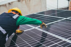 Numărul prosumatorilor trece de 110.000. Ministerul Energiei