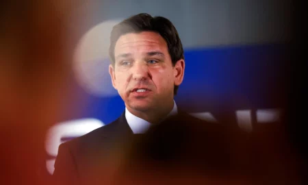 Ron Desantis (sursă foto: theintercept.com)