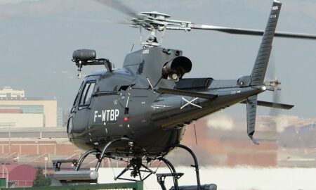 Cu ocazia vizitei președintelui francez Emmanuel Macron în India, a fost semnat un acord între Tata și Airbus Helicopters pentru producția modelului H125. Sursa foto: defenseromania.ro