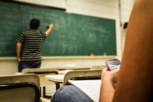 România Educată, profesor