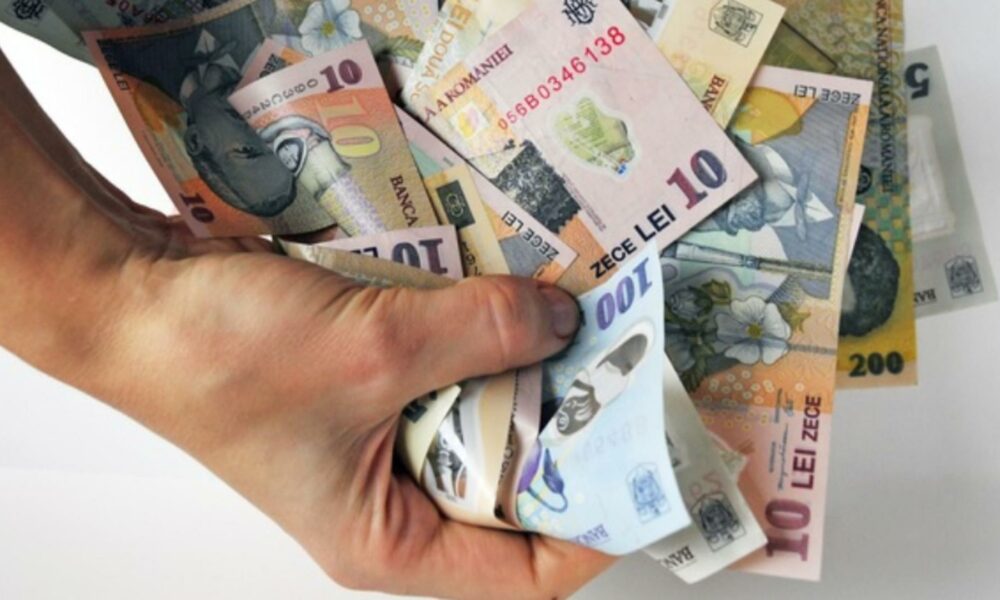 Noi modificări în cazul banilor cash. Ce trebuie să știe românii