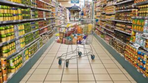 3 din 10 români sunt de acord să se închidă supermarketurile în weekend