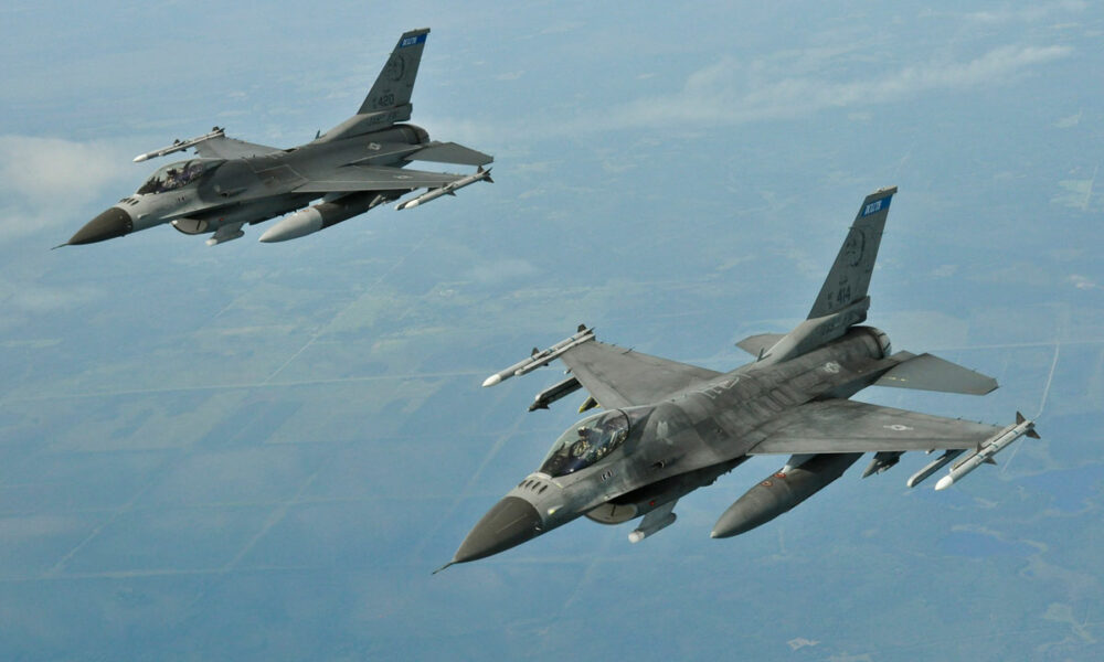 Ucraina a efectuat primele zboruri cu F-16. Rusia le vânează deja la sol