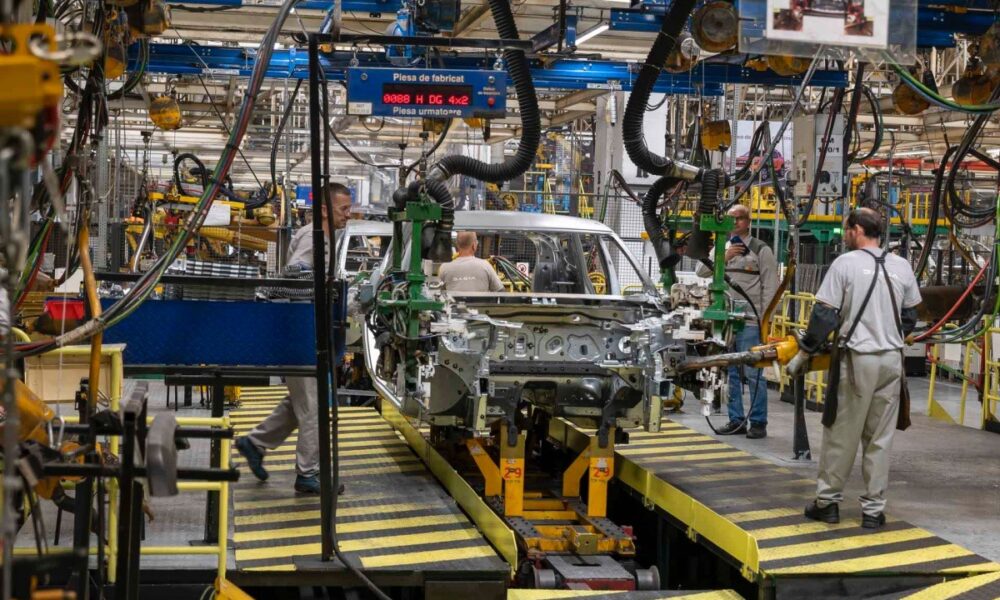 Se deschide o nouă fabrică în România! Utilaje de ultimă generație și multe locuri e muncă
