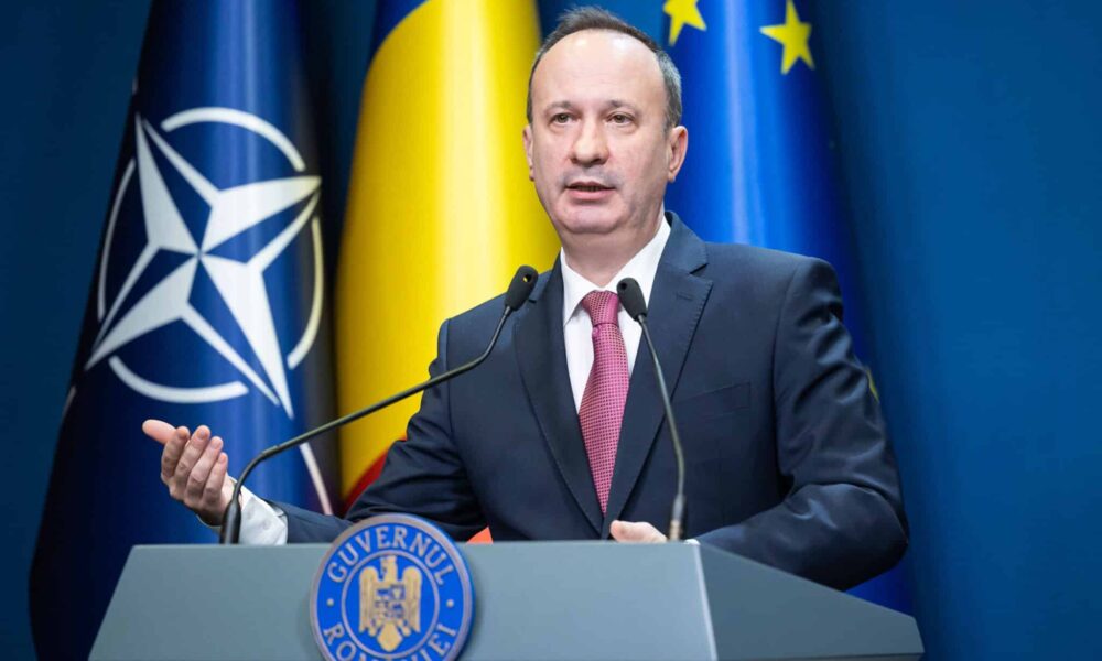 S-a stabilit când intră banii pe cardurile sociale. Ministrul Câciu a anunțat data limită
