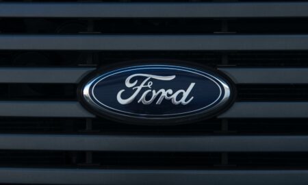 Ford a suspendat livrările camionetelor electrice F-150
