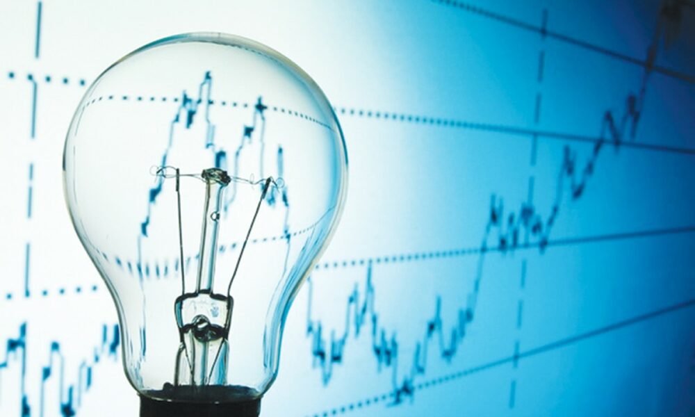 Intervenția statului și fluctuațiile semnificative ale pieței energetice. Momentele cheie din România