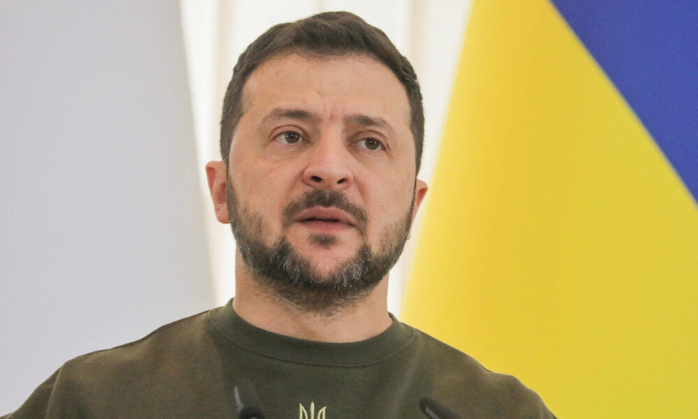Zelenski solicită 250 de miliarde de dolari din activele rusești înghețate pentru achiziționarea de arme
