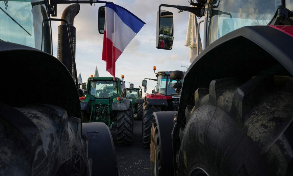 Protestele din Franța sunt importante! „Ce ne vom face dacă ei renunță la ceea ce fac?”