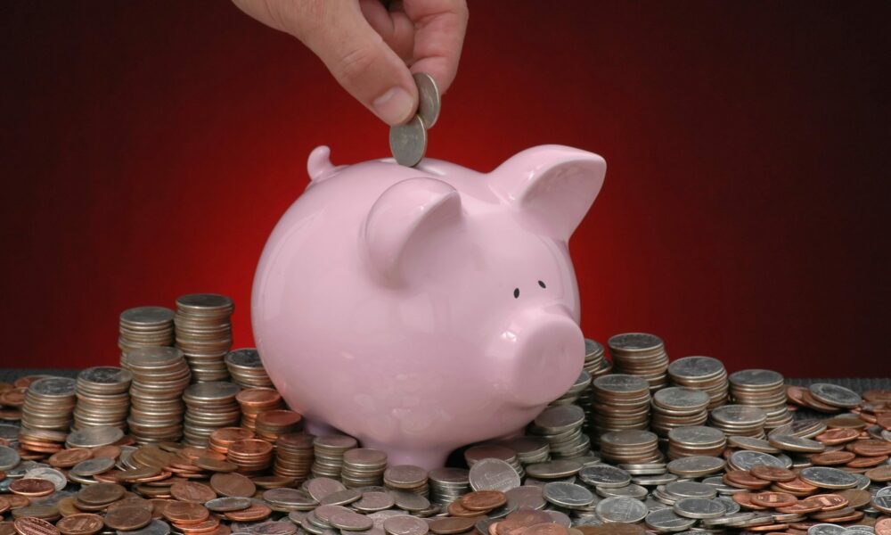 Bogații României! Peste 70 de mii de români au depozite în bănci ce depășesc 100 de mii de euro