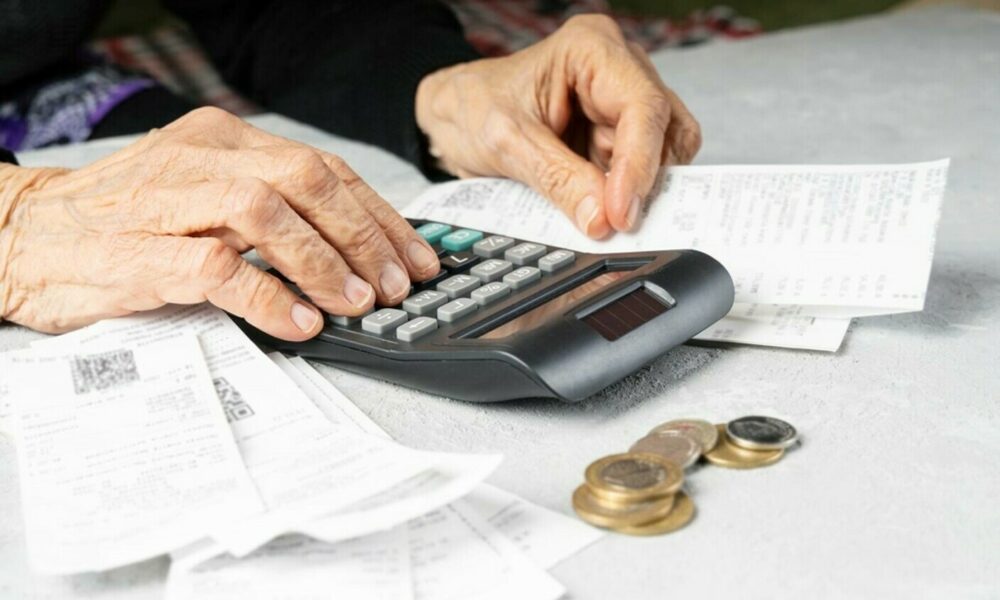 Poștașii vin cu pensia mai târziu în mai! Șeful CNPP explică totul