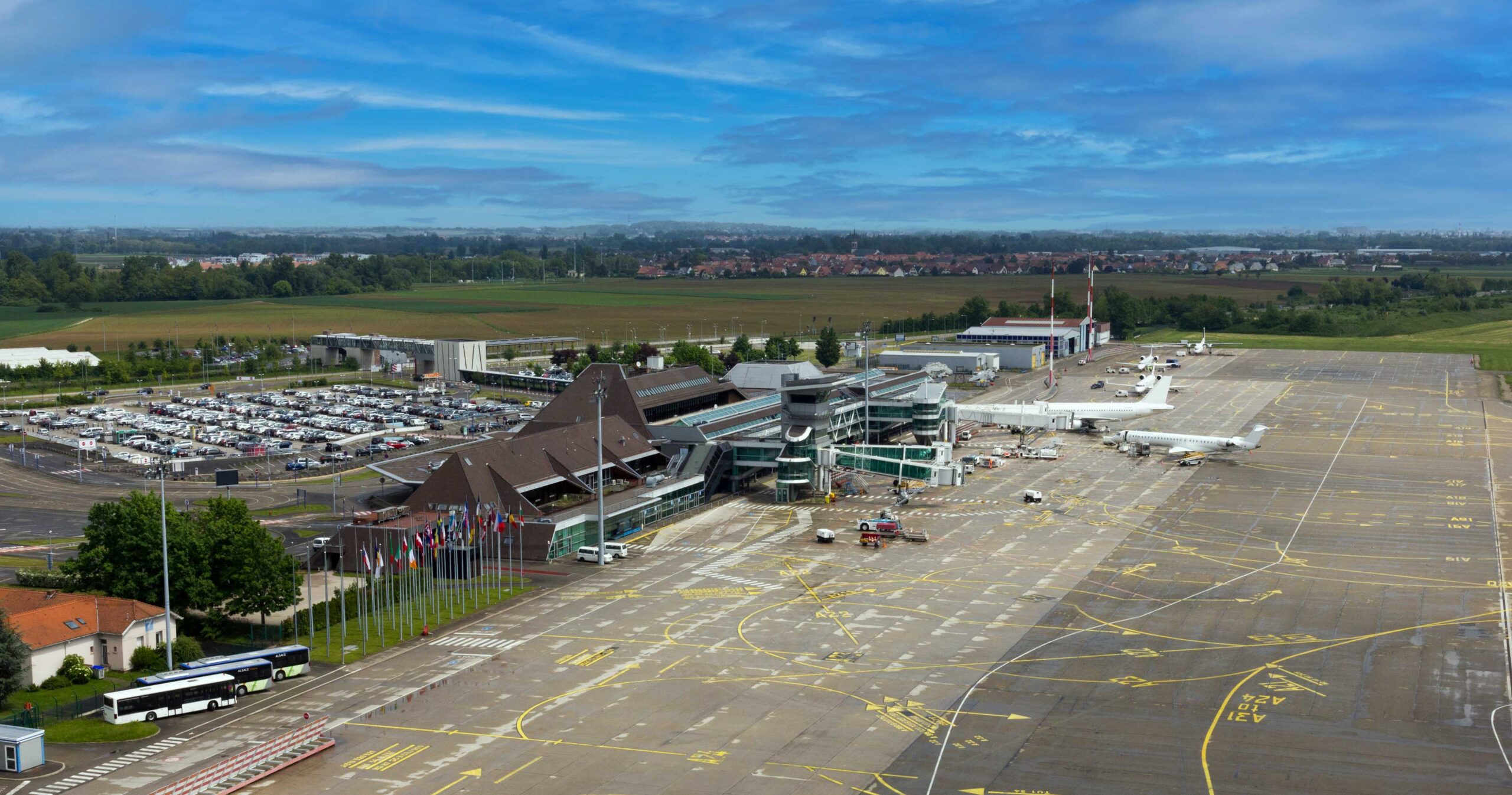 Aeroporturile Strasbourg-Entzheim și EuroAirport a fost evacuat