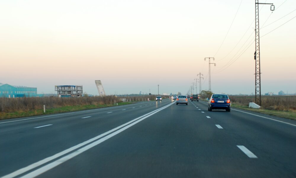 Încep lucrările pe Drumul Național 2. Vor fi amplasate sisteme de siguranță 2 plus 1 la ieșire din Buzău