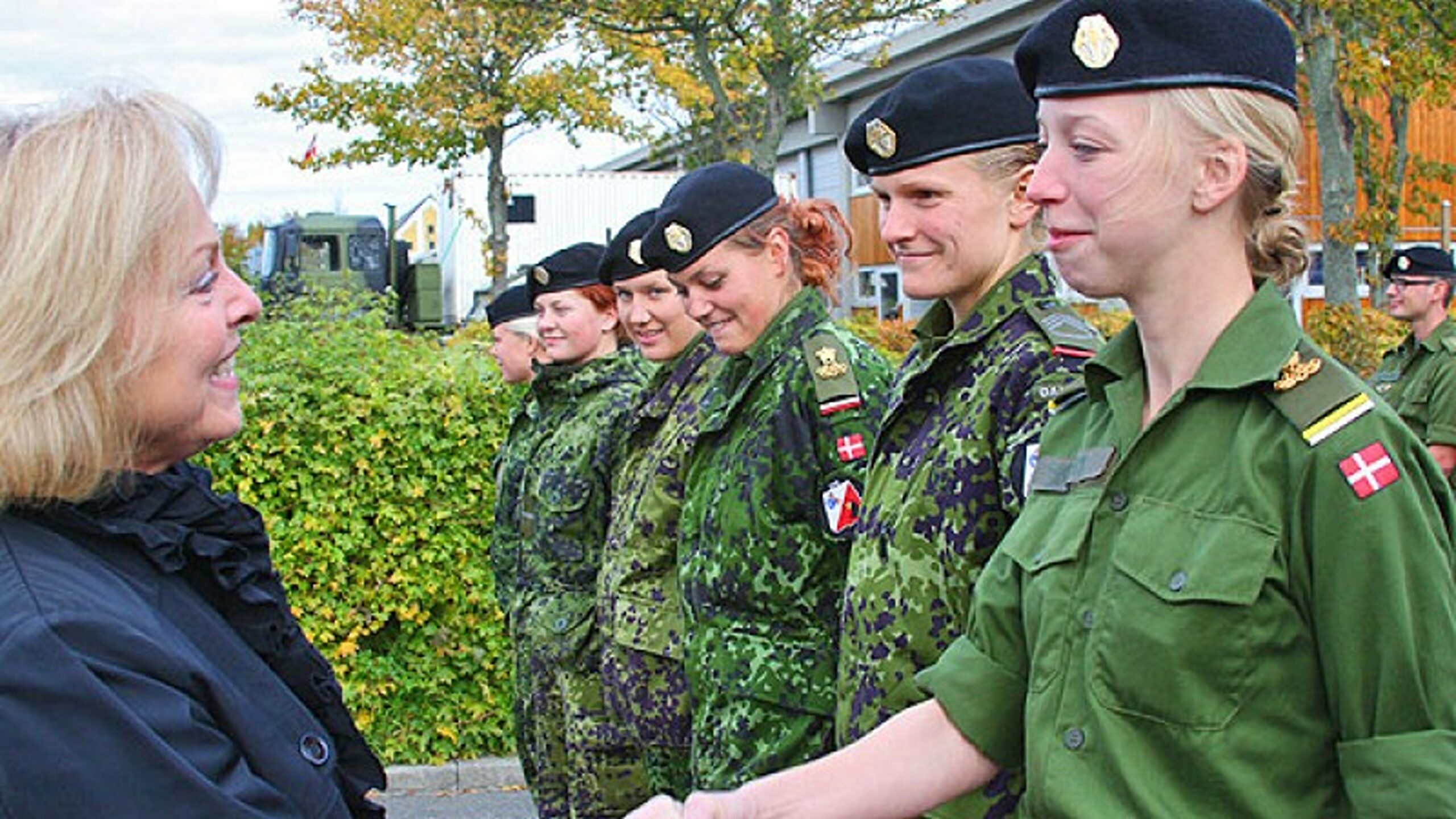 Danemarca bagă femeile în armată. Obligatoriu