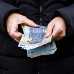 Nu mai sunt bani în Capitală! Salarii plătite cu chiu și vai