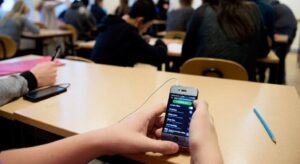 Țara unde telefoanele au fost interzise în școli. Legea va fi adoptată de către Congres