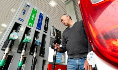 preț benzină mototrină (sursă foto: CLICK)