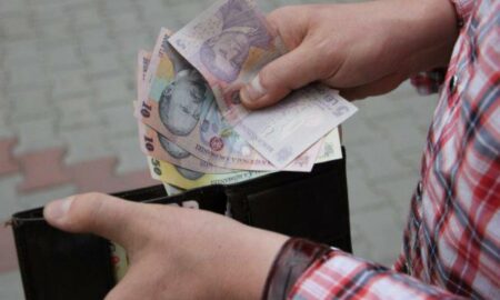 salariu (Sursă foto: observatornews.ro)