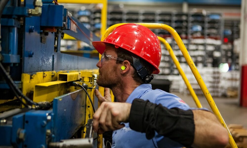 Statistica Zilei: Cifra de afaceri din industrie a crescut în ianuarie cu 0,7%