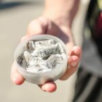 Marii producători din industria tutunului cer taxarea pliculețelor cu nicotină