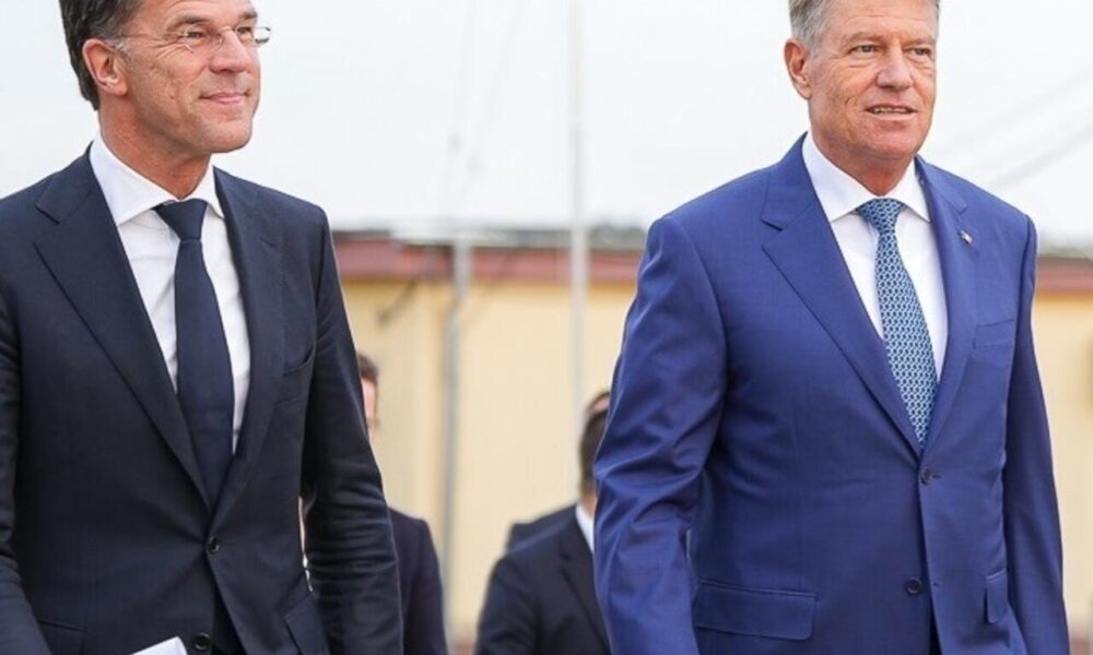 Klaus Iohannis se vede cu adversarul Mark Rutte la Bruxelles