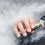 Un nou act normativ în România! Legea interzice vânzarea țigărilor electronice pentru minori