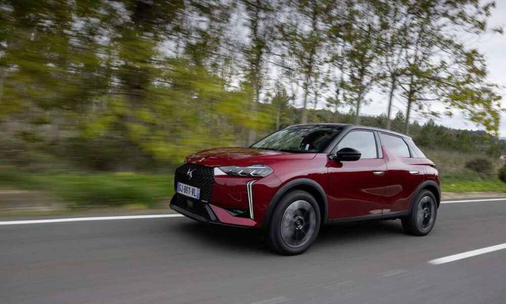 Nou sistem de propulsie electrificat pe DS 3 și DS 4. Confort în stil franțuzesc fără încărcare